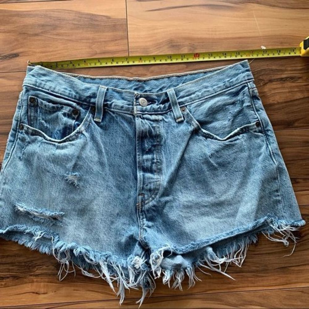 Levi’s - Picture 6 of 8